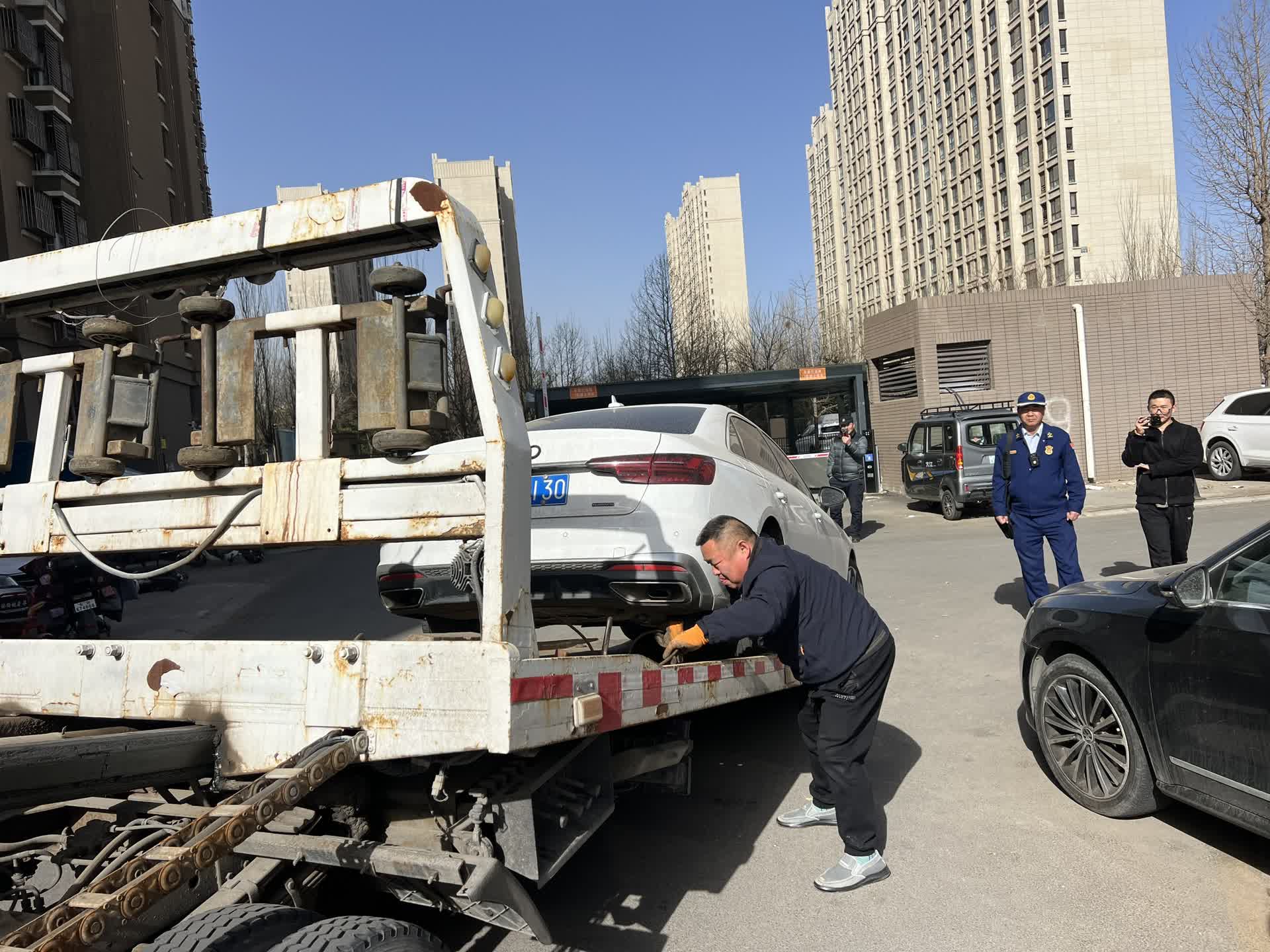 道路拖车救援费用_道路救援拖车费怎么算_道路救援拖车一般多少钱一公里